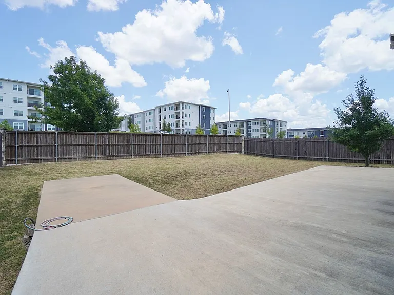7016 Lickeen Ct — Photo 40