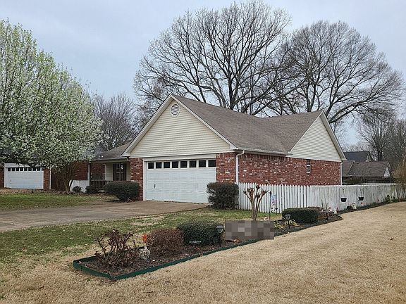 2nd image of 103 Live Oak Dr