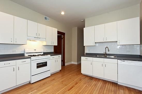 3rd image of 2500 N Richmond St #2F