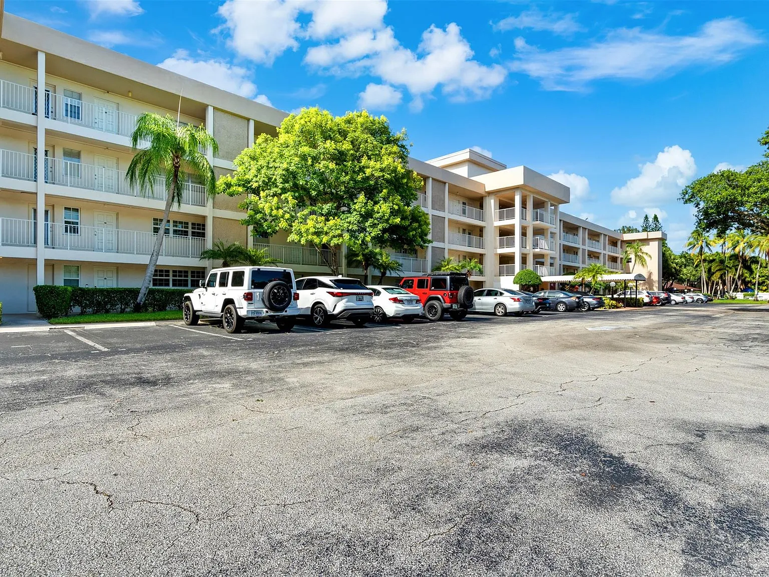 2 bed, 2.0 bath, 1064 sqft, $2,250 — Photo 2