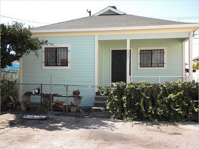 1st image of 6525 S Figueroa St