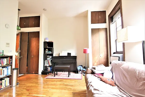 Rented by JK Dansar Corp | media 3