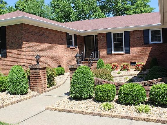 2nd image of 1525 Beckett Dr