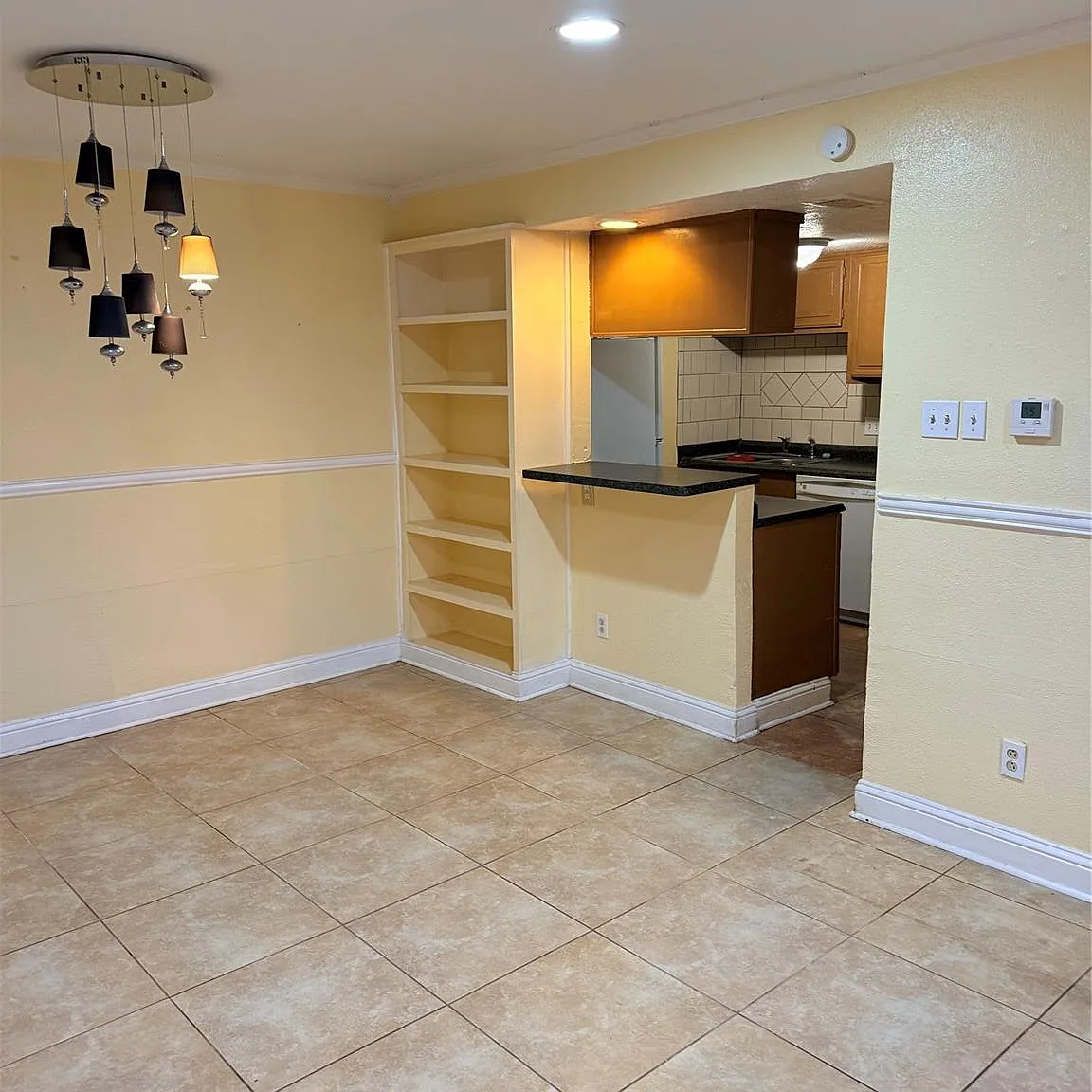 1 bed, 1.5 bath, 924 sqft, $1,250 — Photo 4
