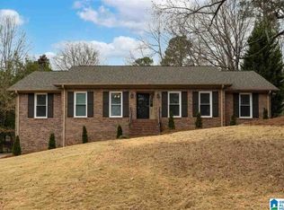 2916 Kirkcaldy Ln, Birmingham, AL 35242