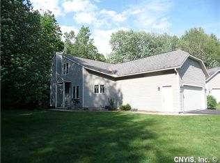 4033 Brixham Ct, Baldwinsville, NY 13027