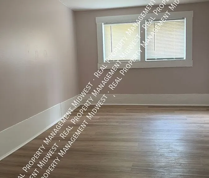 2504 Forest Home Ave — Photo 20