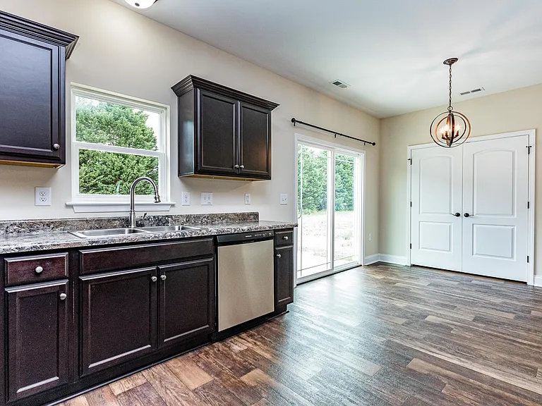 Kitchen / dining