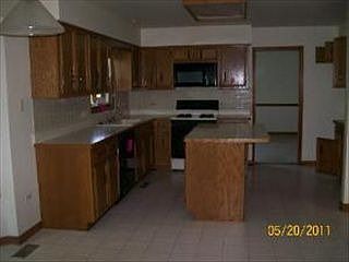 3rd image of 469 De Lasalle Ave