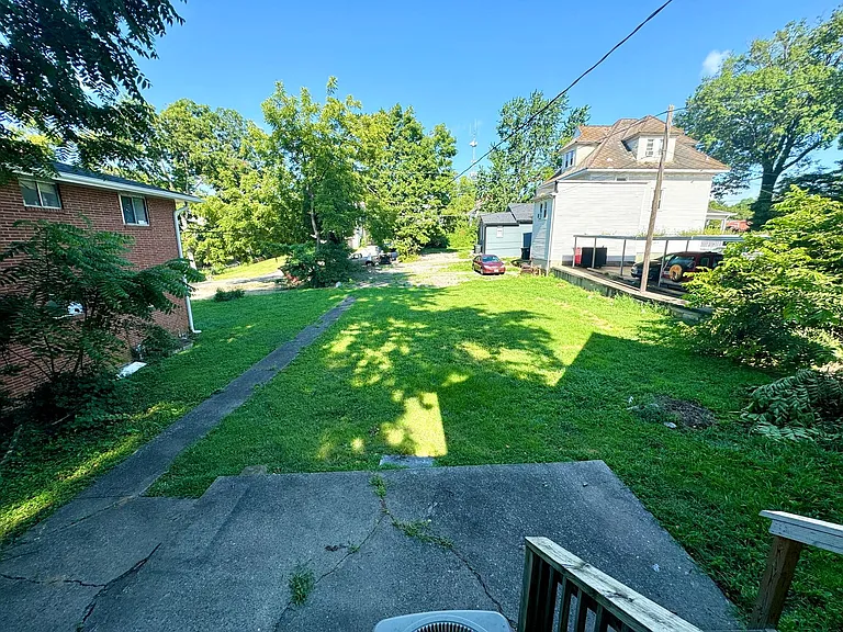 337 N Ellis St — Photo 33