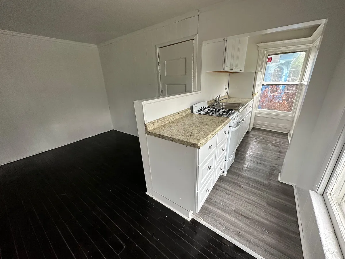Building Photo - 69 Meigs St #6