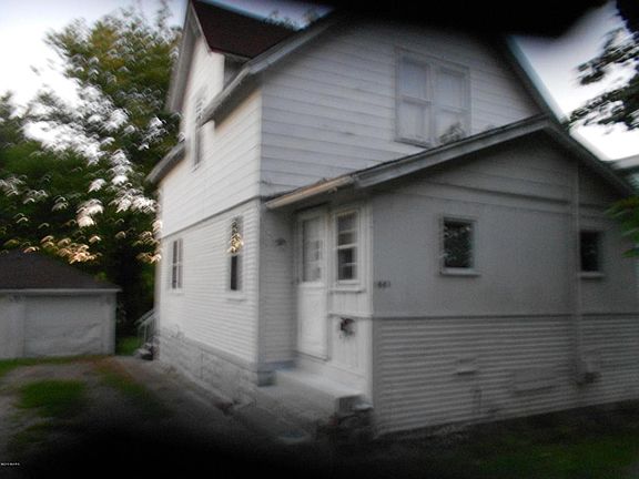 3rd image of 553 Walnut St NE