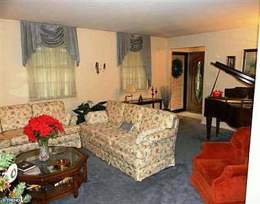 2nd image of 204 Sussex Dr