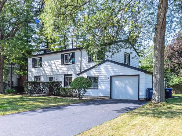 312 Pine St, Deerfield, IL 60015