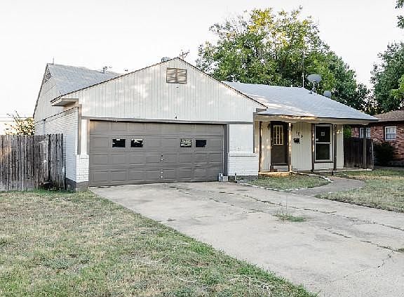 2nd image of 305 Nottingham Dr