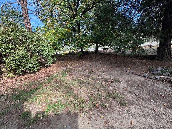 3rd image of 396 Foots Creek Rd