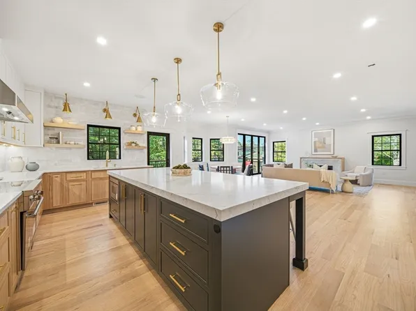 211 High Rock St, Needham, MA 02492