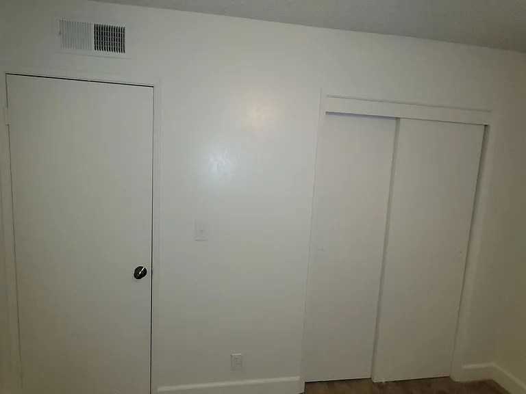 4949 N Gearhart Ave — Photo 8