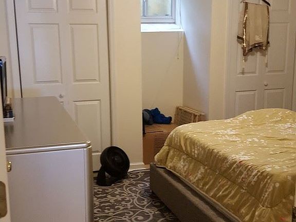 3rd image of 2002 Greenwood Dr APT C