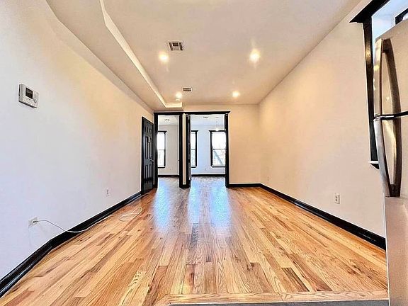 4th image of 464 Lexington Ave #2F