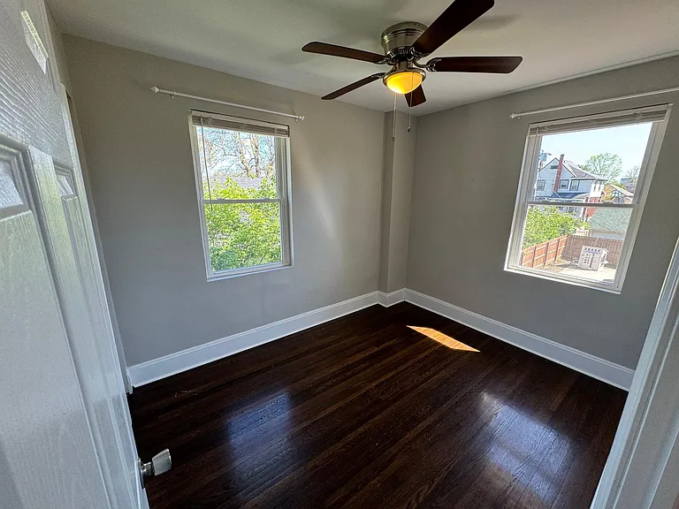 1803 Avonlea Ave — Photo 25