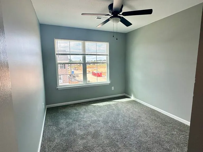 605 Vista Dr — Photo 5