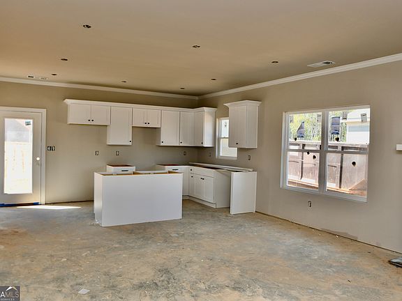 5th image of 235 Timsbury Dr