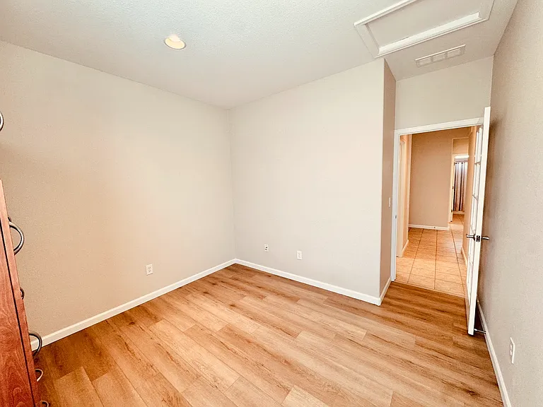 4614 Belford Cir — Photo 32