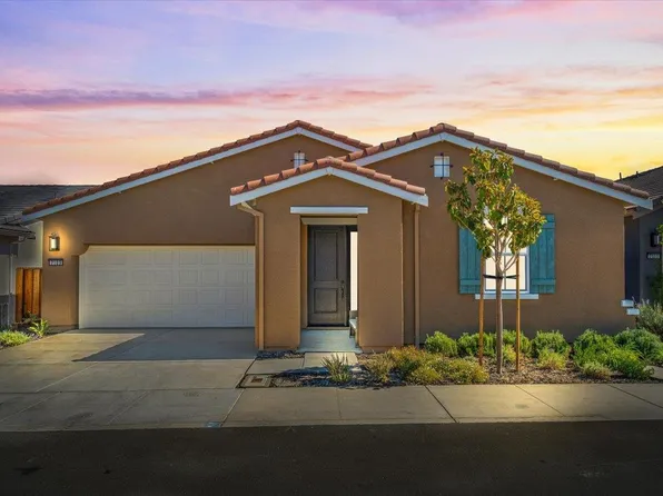 2109 White Oak Dr, Hollister, CA 95023