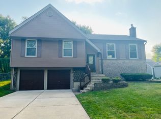 148 Longridge Dr, Bloomingdale, IL 60108
