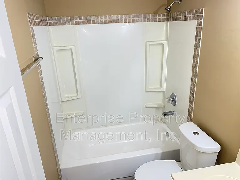 4444 Longtree Cv — Photo 20