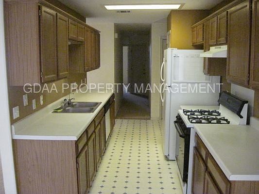 4th image of 2810 Settlement Dr