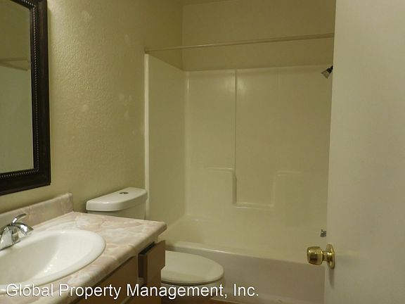 4th image of 18400 Montezuma St APT 5