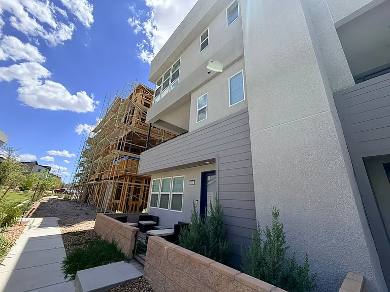 2520 Cracked Stone St — Photo 5