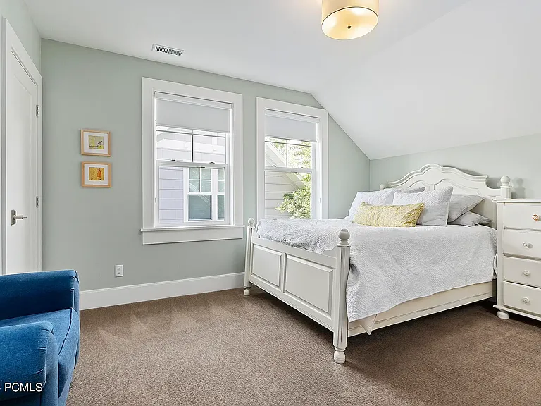520 E Mission Dr — Photo 15
