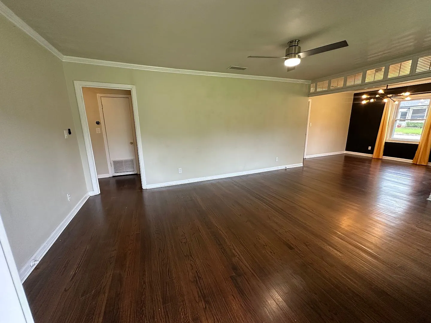 2521 Sunnybrook Dr. — Photo 2