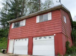 33 Harvest Dr, Vienna, WV 26105