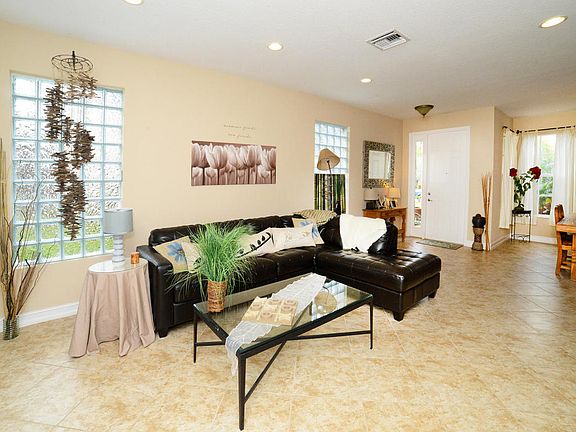 Home For Sale In Canyon Isles