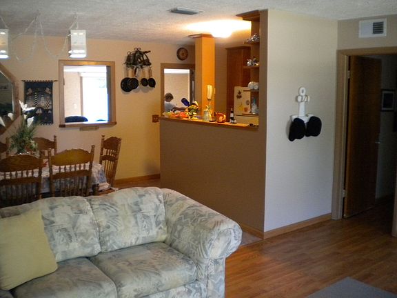 living/dining/kitchen