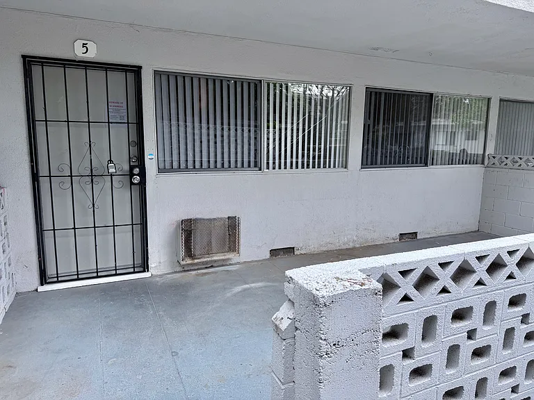 Fulton Ave — Photo 12