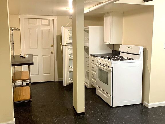 3rd image of 1347 W Carmen Ave