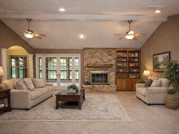 5th image of 1305 Cliff Dr