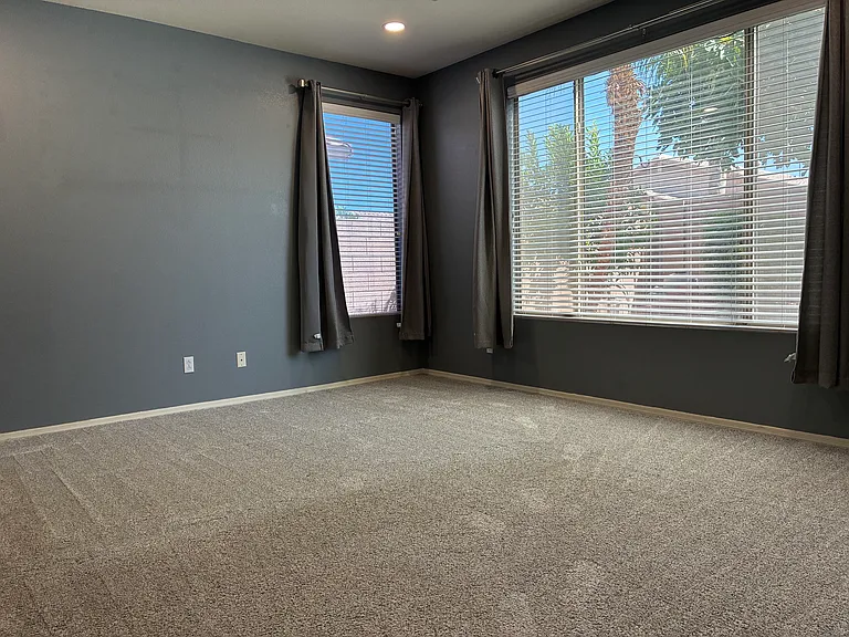 9237 W Irma Ln — Photo 33