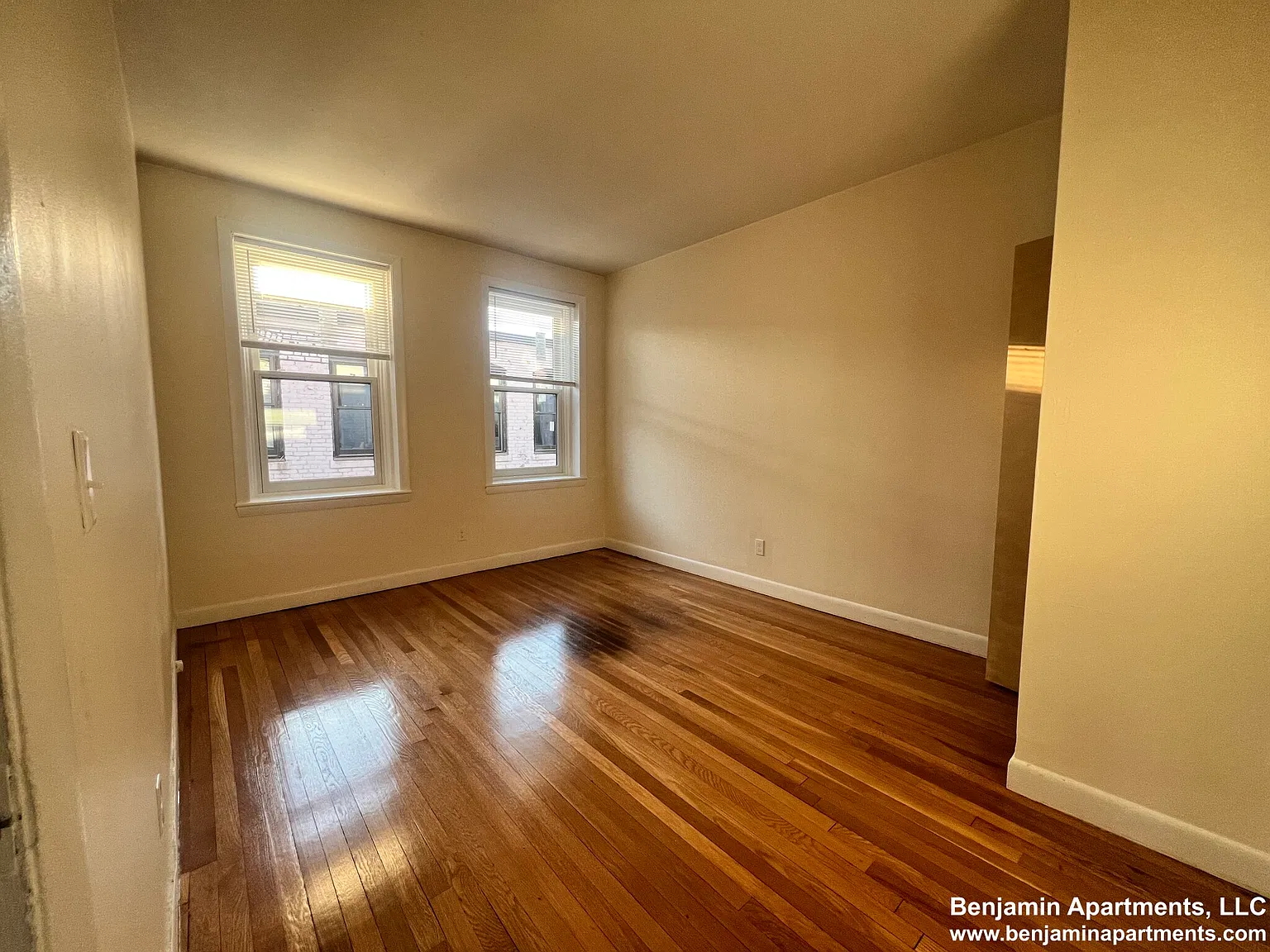 3 bed, 1.5 bath, $3,750 — Photo 4