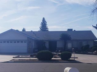 1375 E Carmelo Ave, Tulare, CA 93274