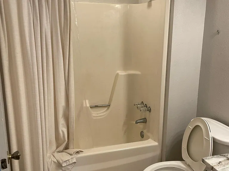 2900 Manhattan Blvd #104 — Photo 5