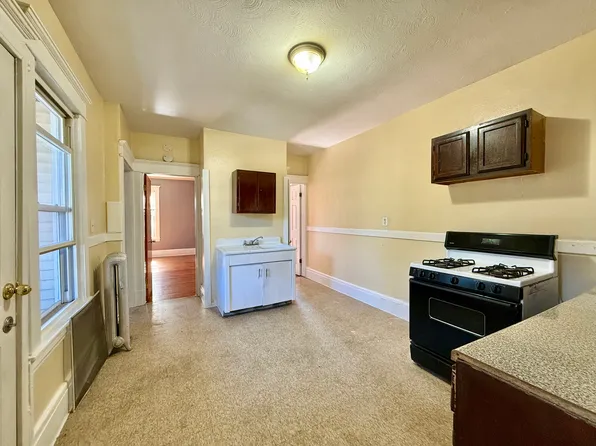 179 Bloomfield St #2L, Springfield, MA 01108