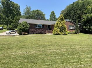 1175 Whispering Pines Dr, Kernersville, NC 27284