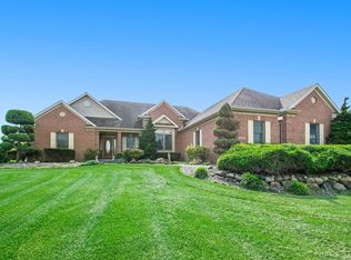 10030 Pemburry Dr, Granger, IN 46530