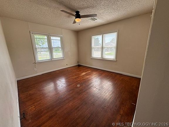 5th image of 600 W 14th St